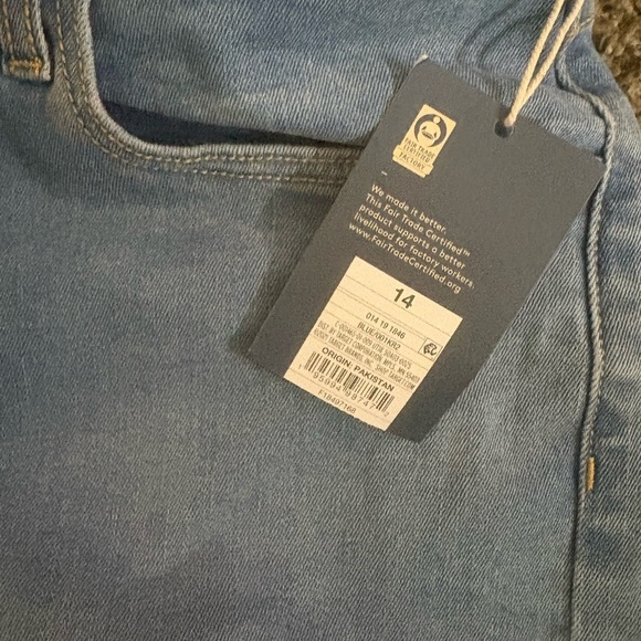 Universal Thread Blue Jean Shorts High-Waisted Distressed - Picture 2 of 3